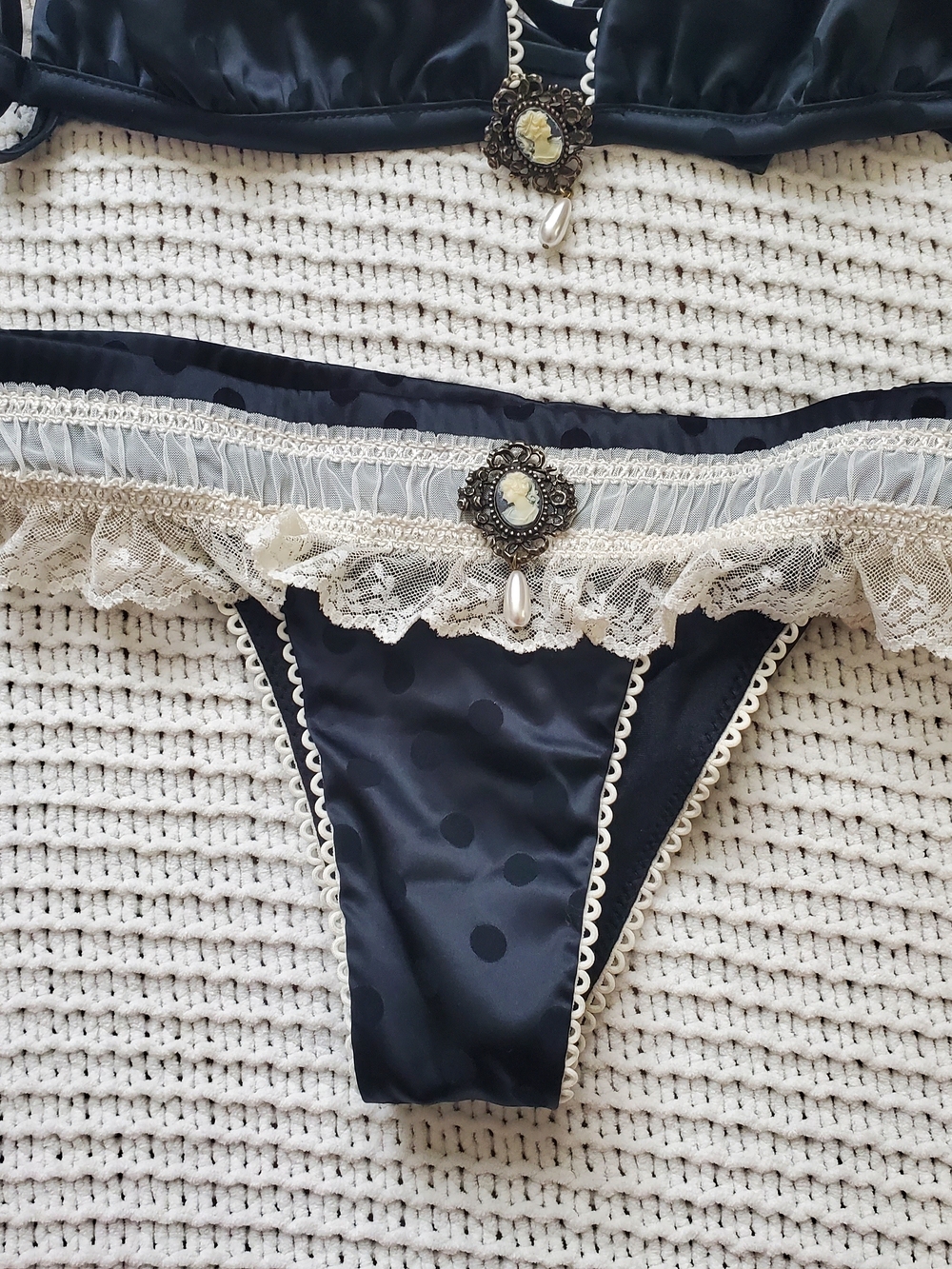 Rare vintage Beach bunny Lady marmalade 2 piece set Collectors Item, Polkadot - Picture 2 of 11